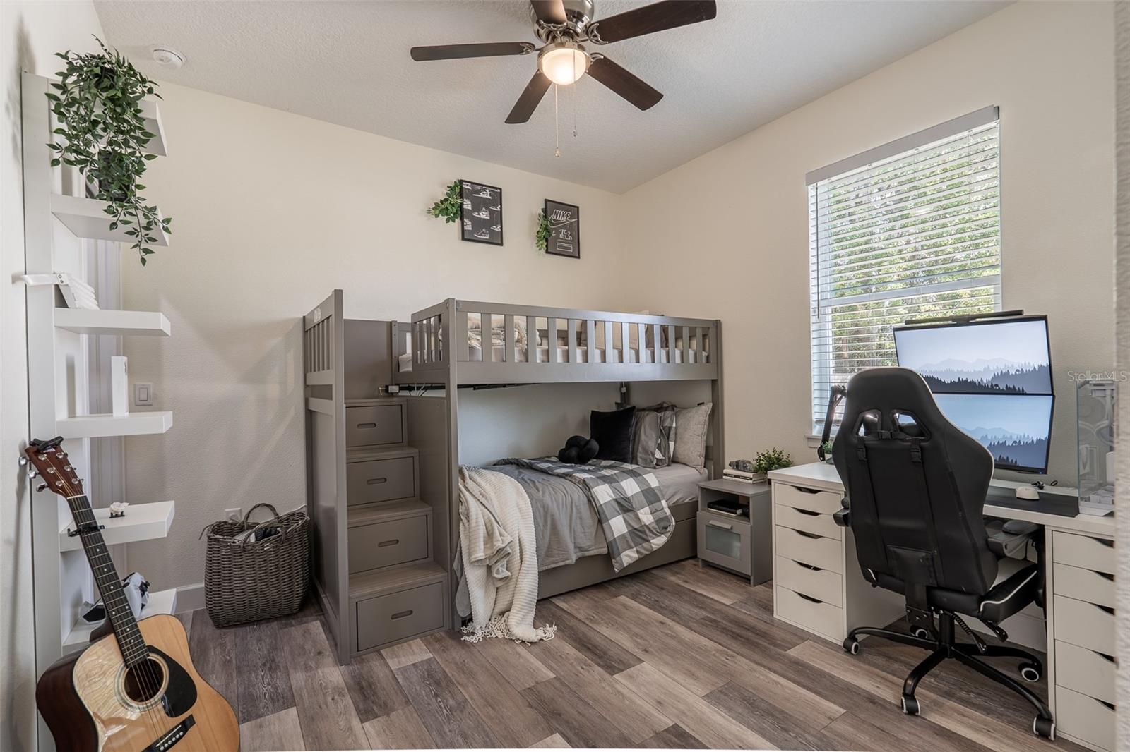 Image 20 of 53 For 248 Robin Road