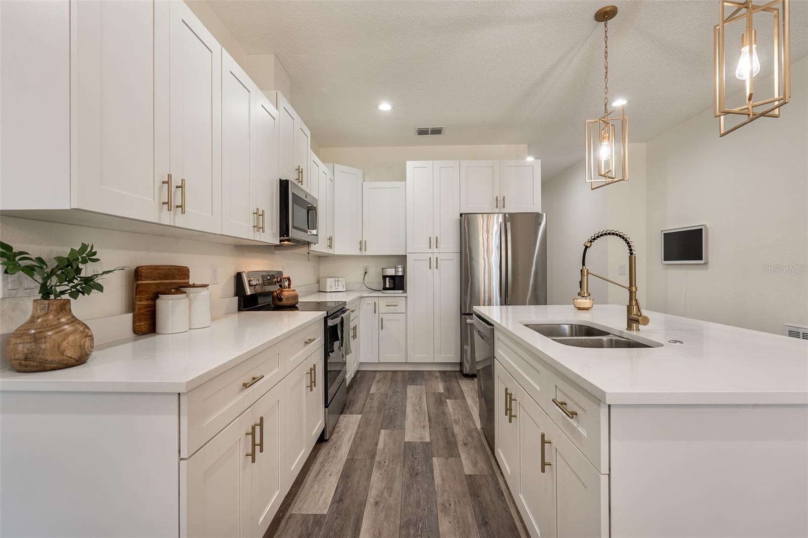 Image 5 of 53 For 248 Robin Road