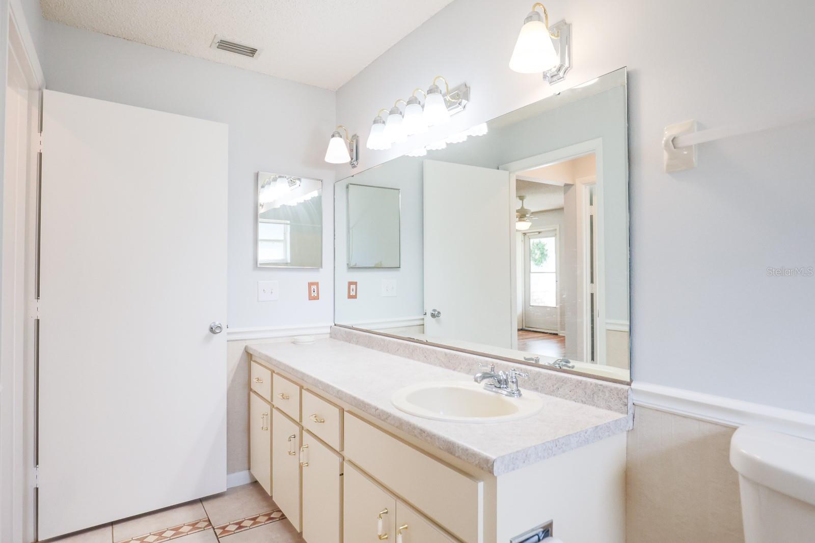 Image 16 of 42 For 9629 95th Terrace D