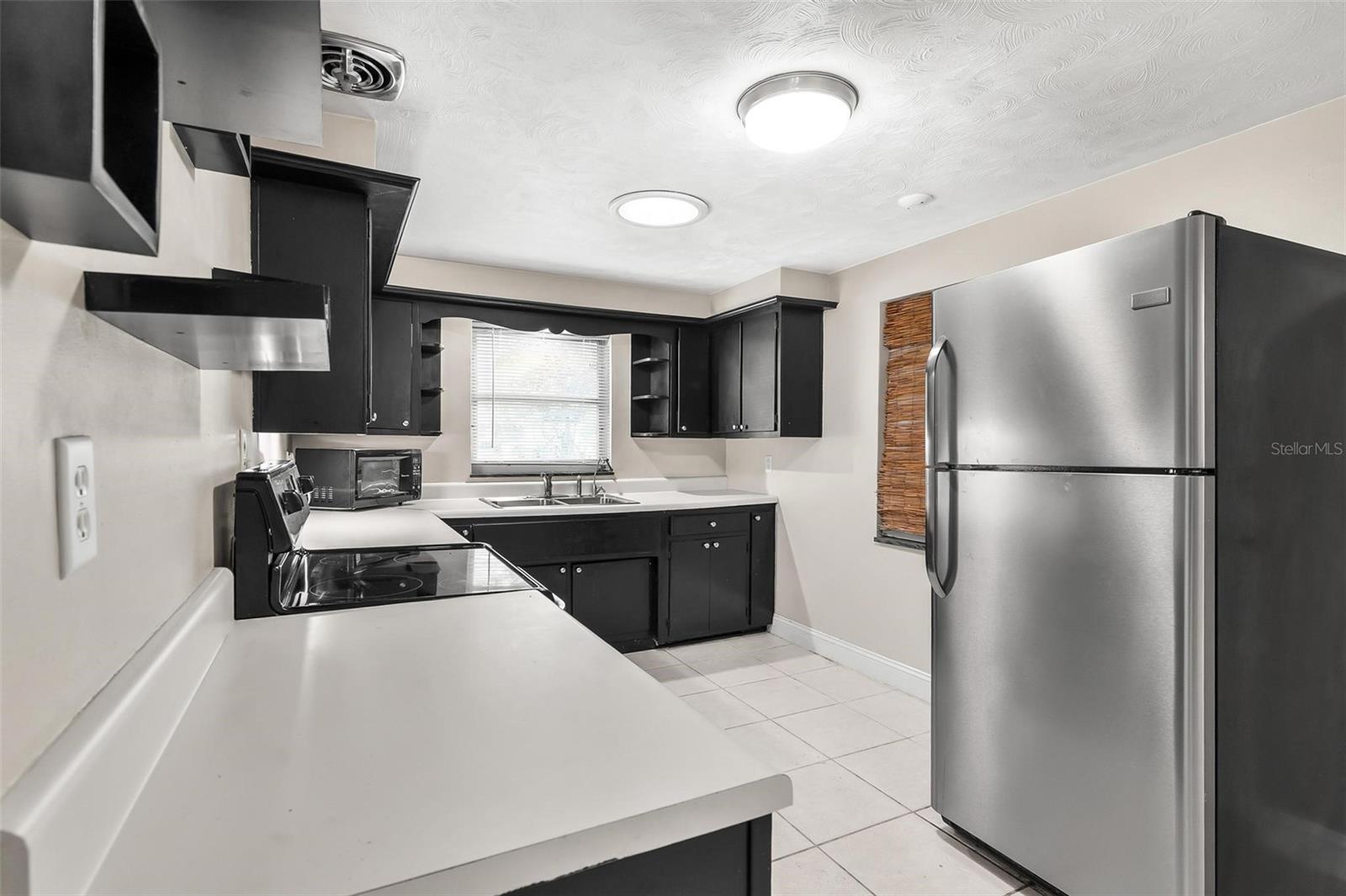 Image 15 of 48 For 366 Bay Road