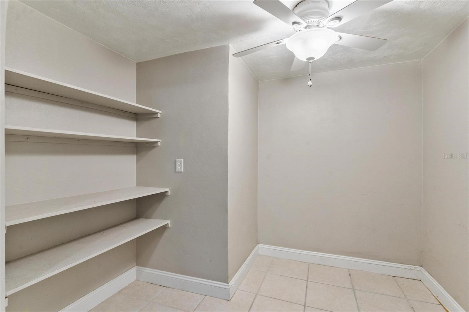 Image 19 of 48 For 366 Bay Road