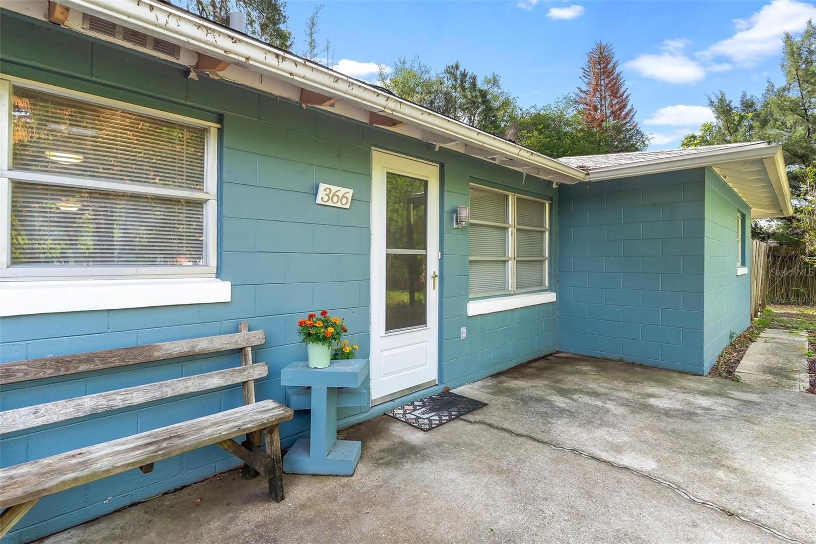 Image 2 of 48 For 366 Bay Road