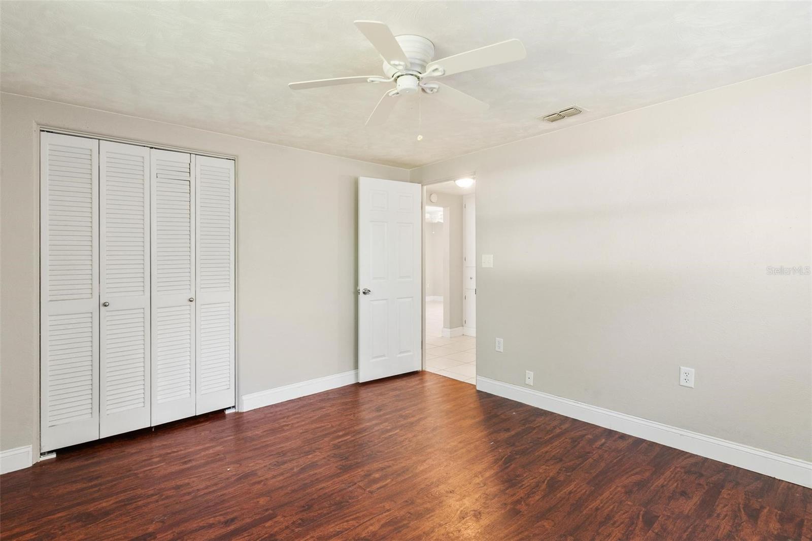 Image 22 of 48 For 366 Bay Road