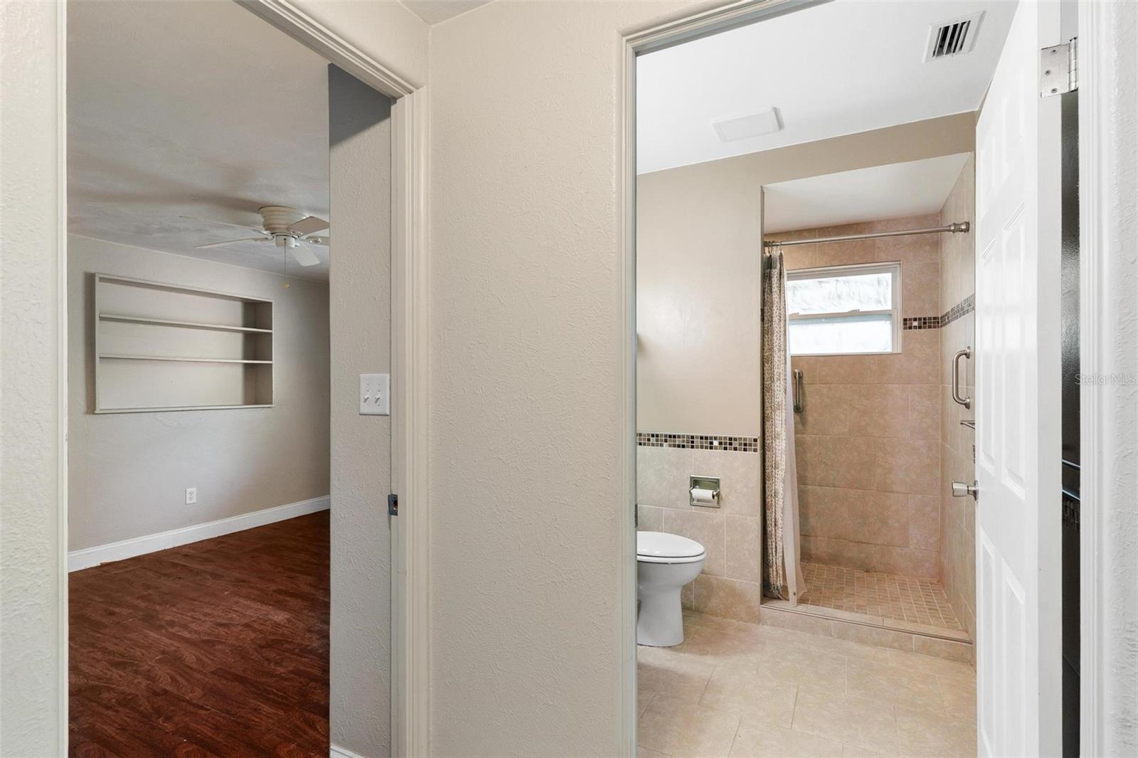 Image 26 of 48 For 366 Bay Road