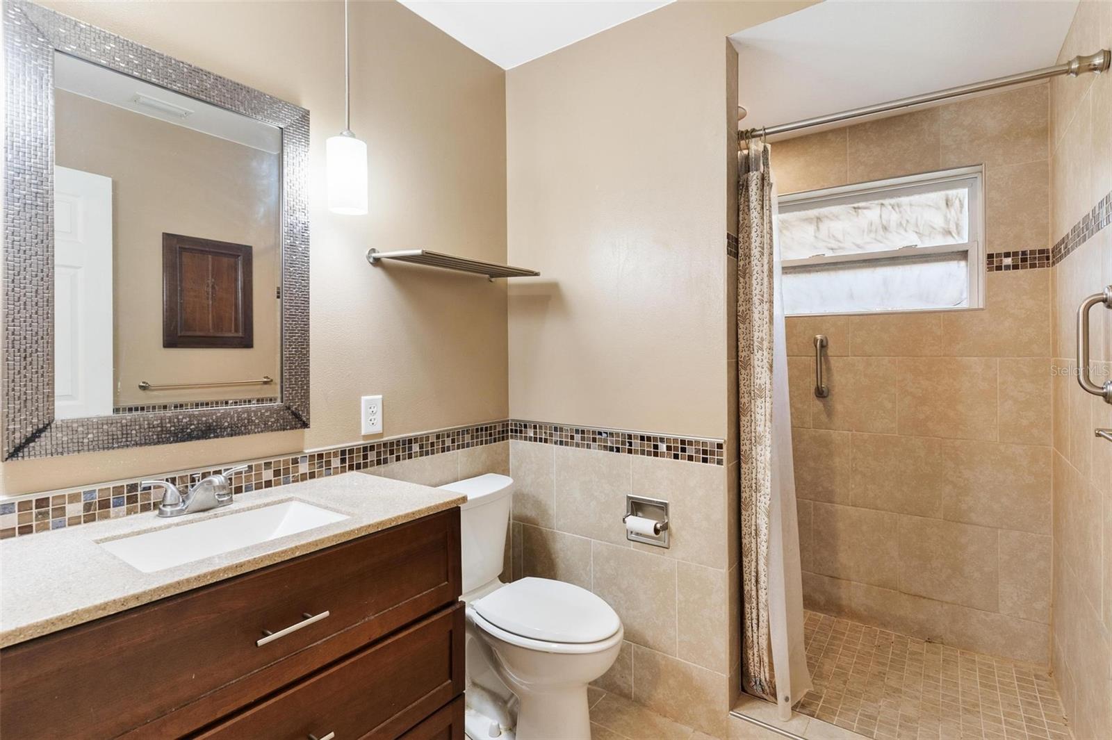 Image 27 of 48 For 366 Bay Road