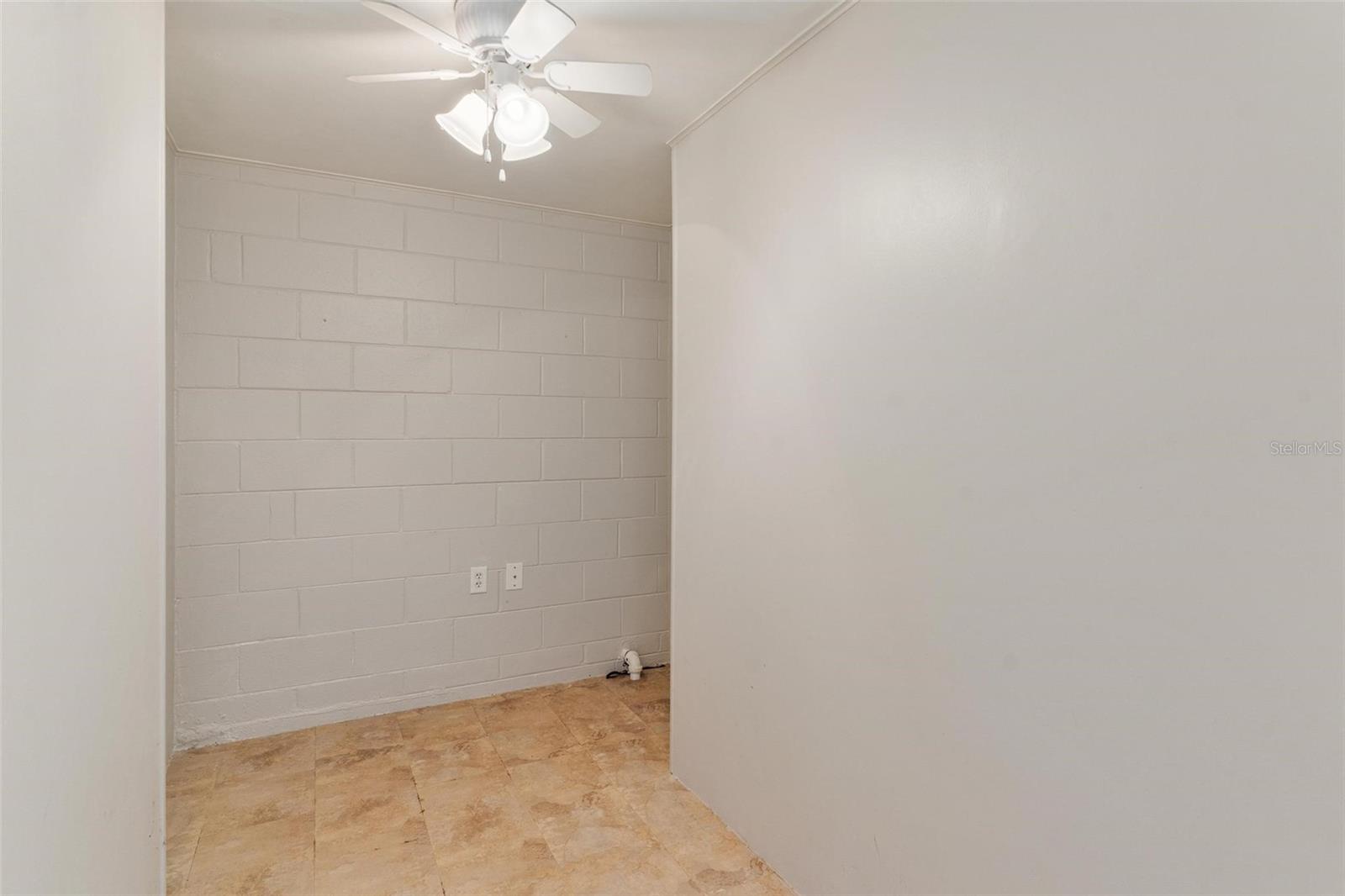 Image 31 of 48 For 366 Bay Road