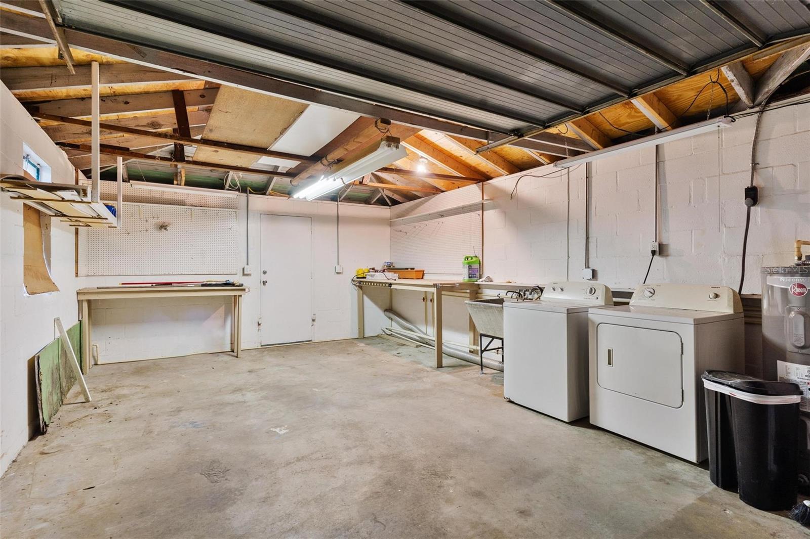 Image 34 of 48 For 366 Bay Road