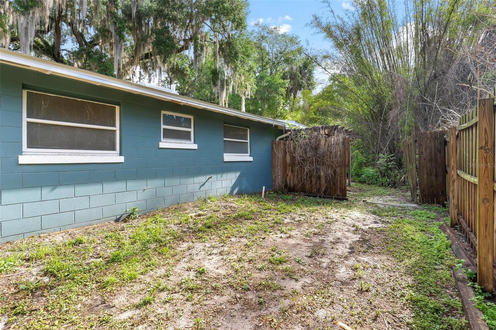 Image 38 of 48 For 366 Bay Road