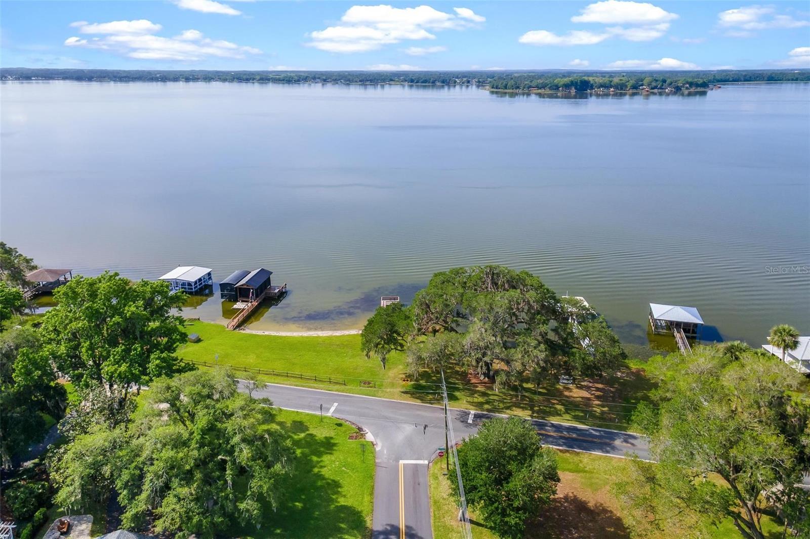 Image 4 of 48 For 366 Bay Road