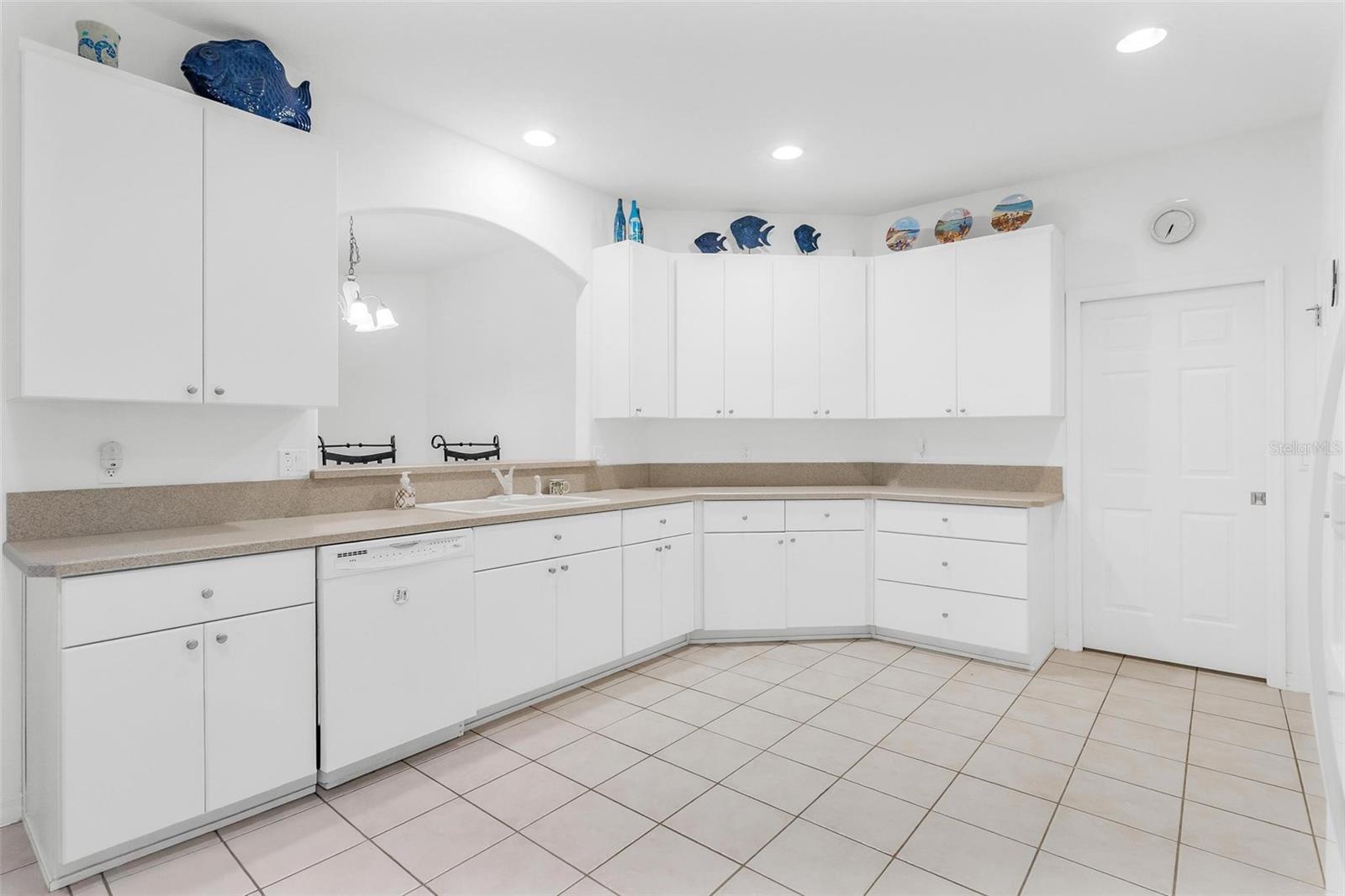 Image 16 of 71 For 5380 Charleston Avenue