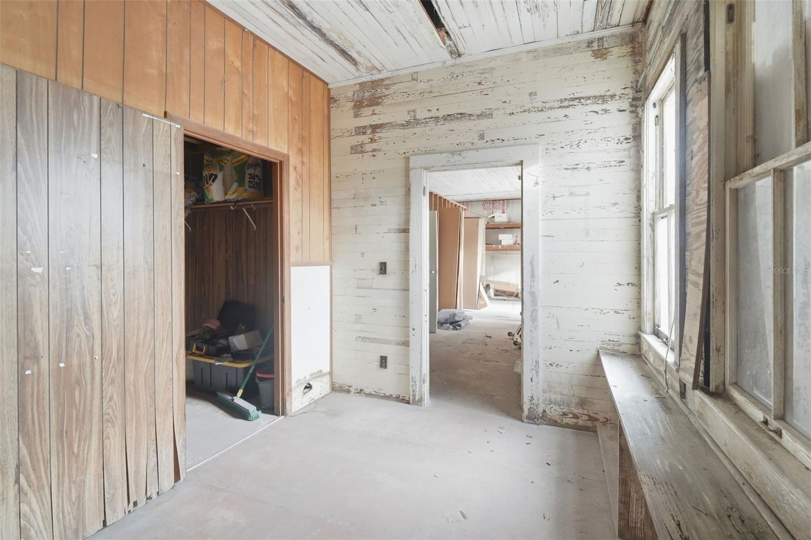 Image 21 of 63 For 210 5th Street