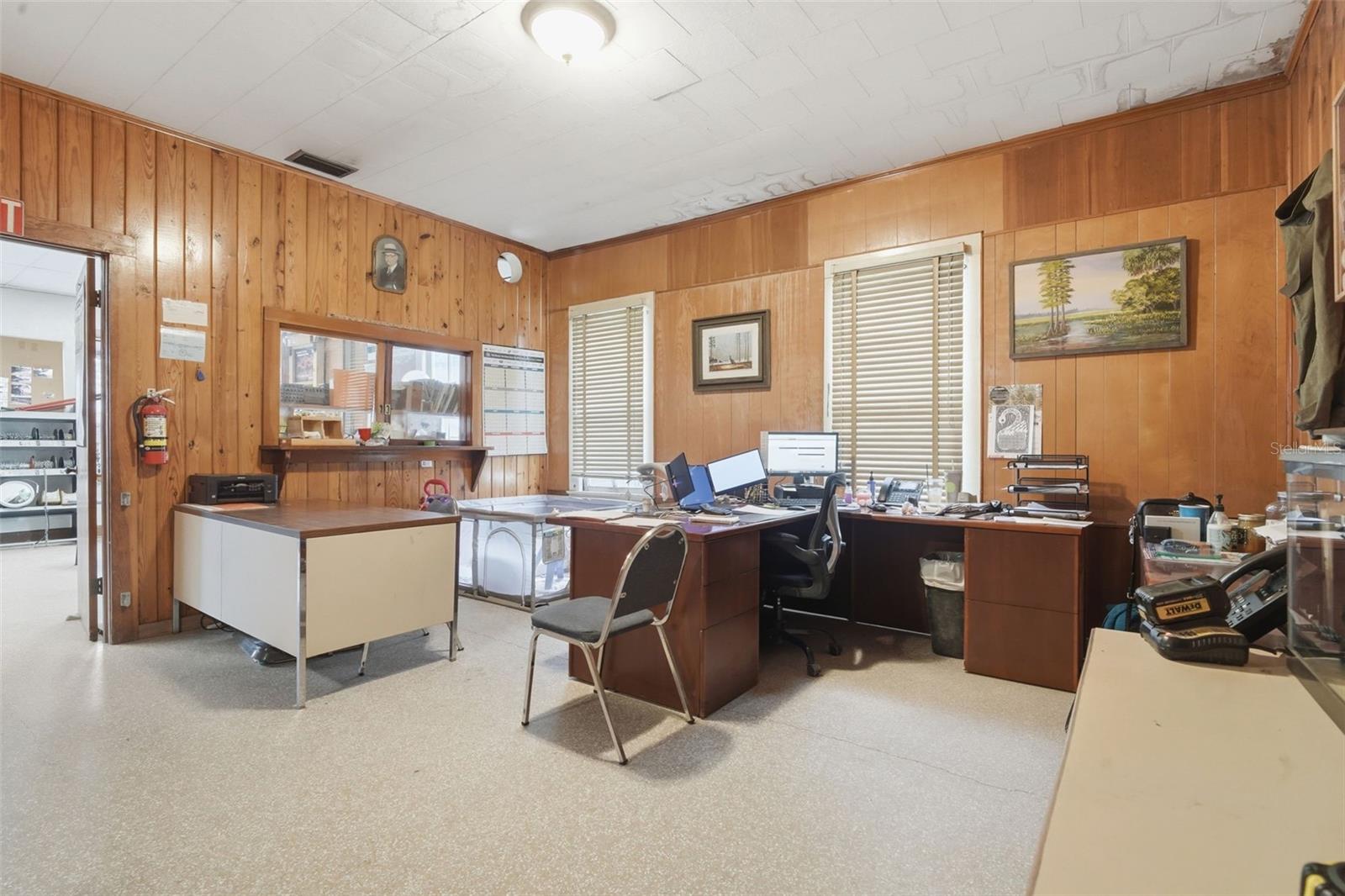 Image 27 of 63 For 210 5th Street