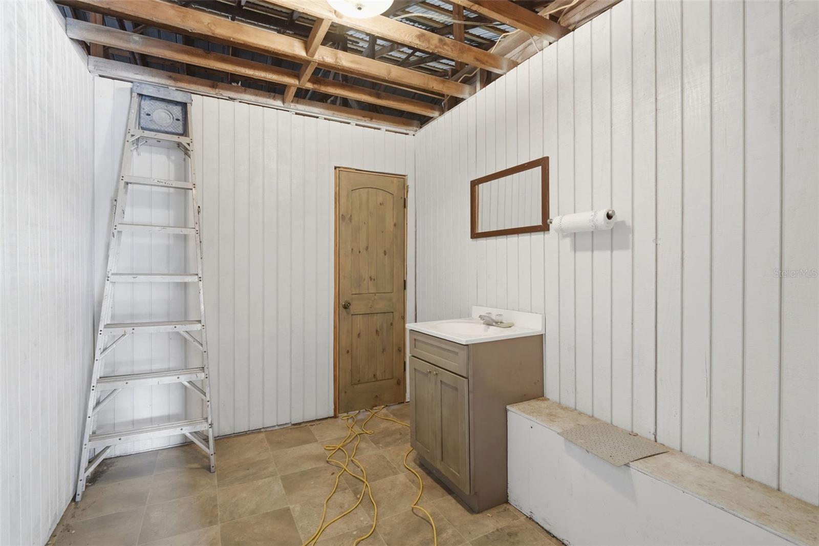 Image 32 of 63 For 210 5th Street