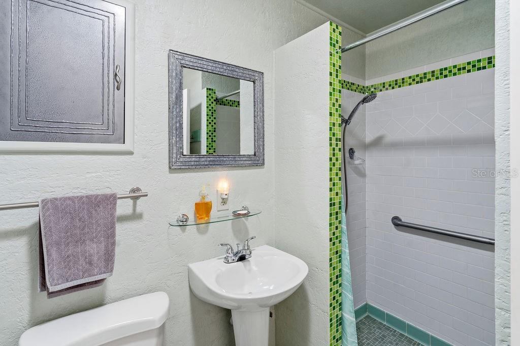 Image 28 of 40 For 3330 Garland Way