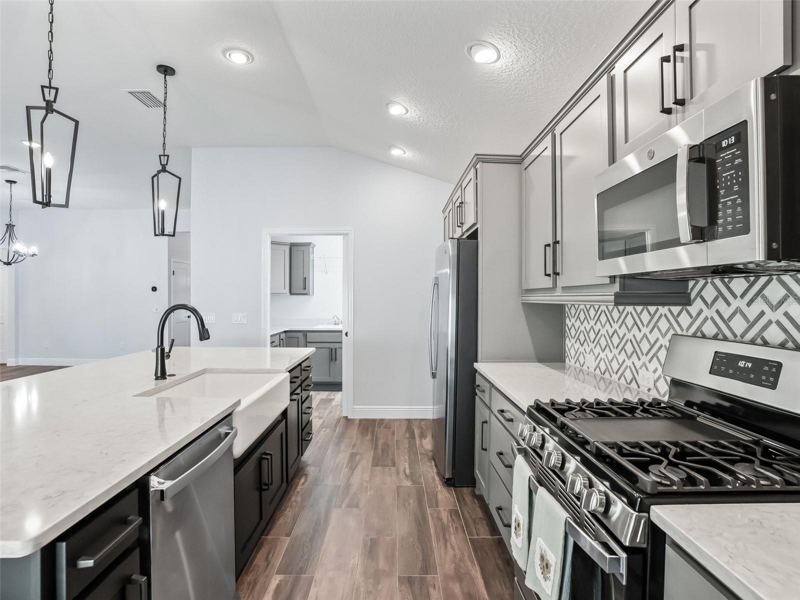 Image 22 of 61 For 5716 Melvin Drive