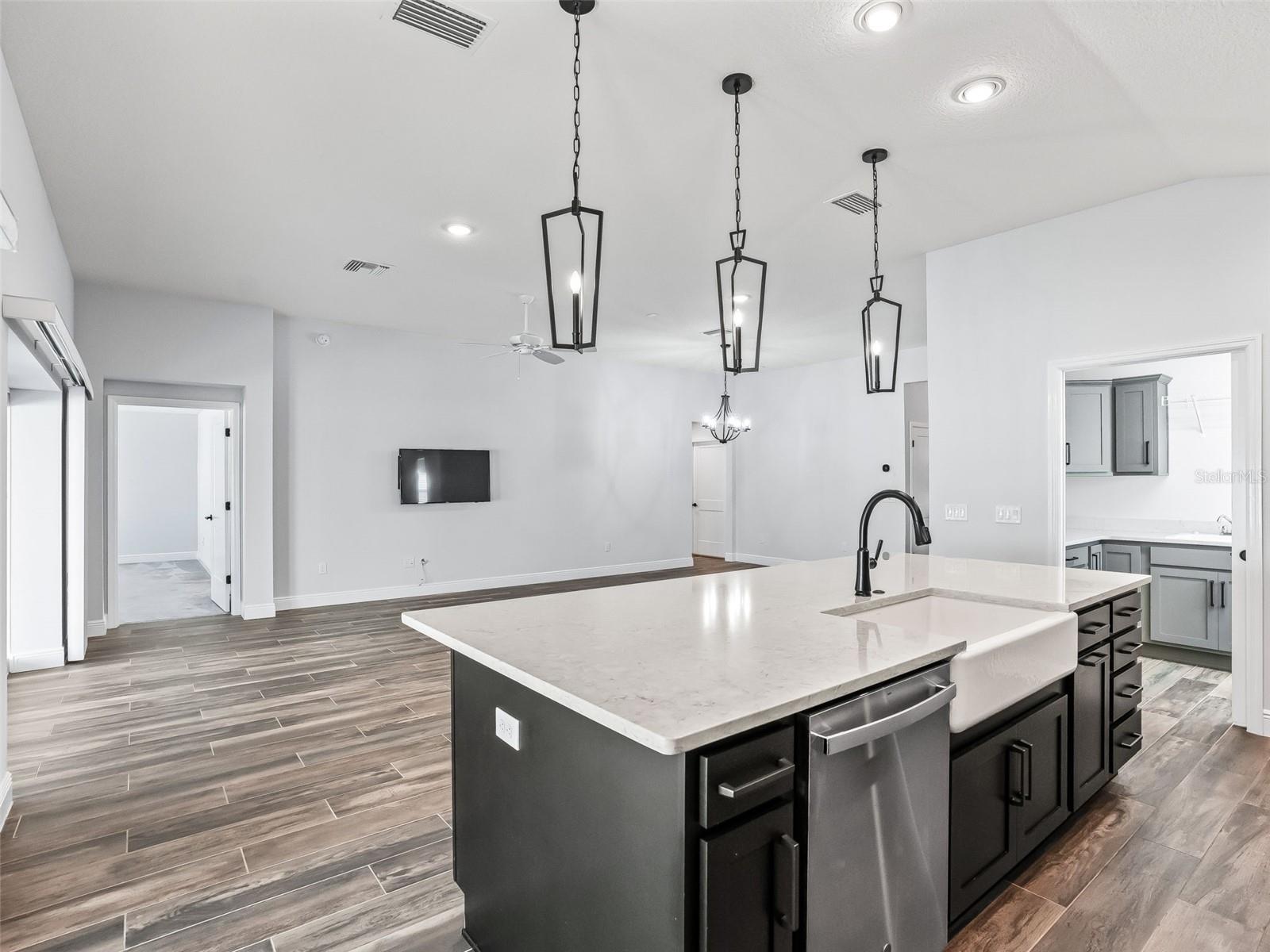 Image 23 of 61 For 5716 Melvin Drive