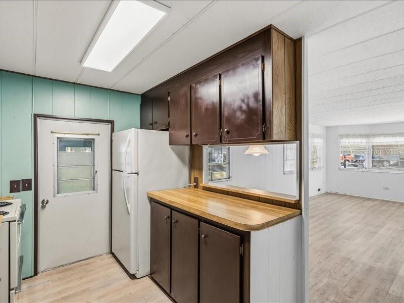 Image 14 of 27 For 31227 Temple Avenue