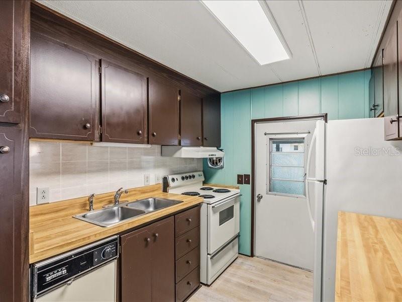 Image 15 of 27 For 31227 Temple Avenue