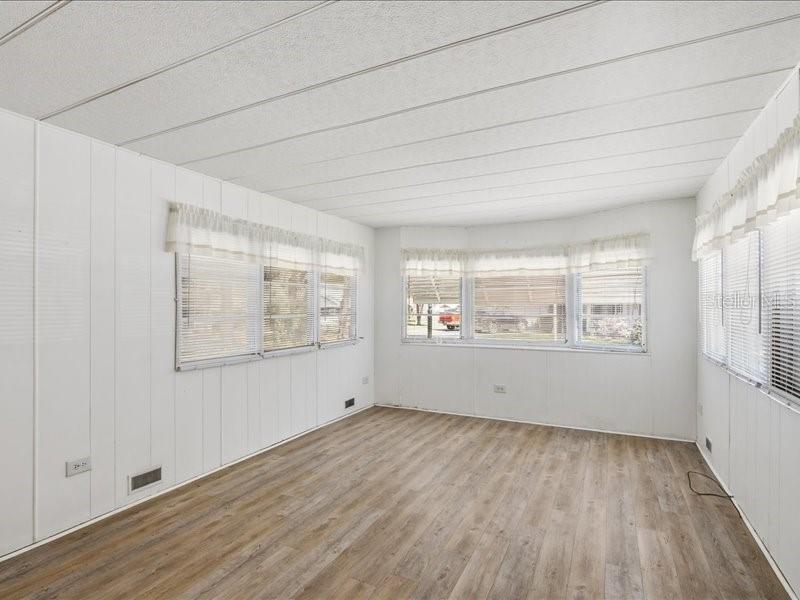 Image 6 of 27 For 31227 Temple Avenue