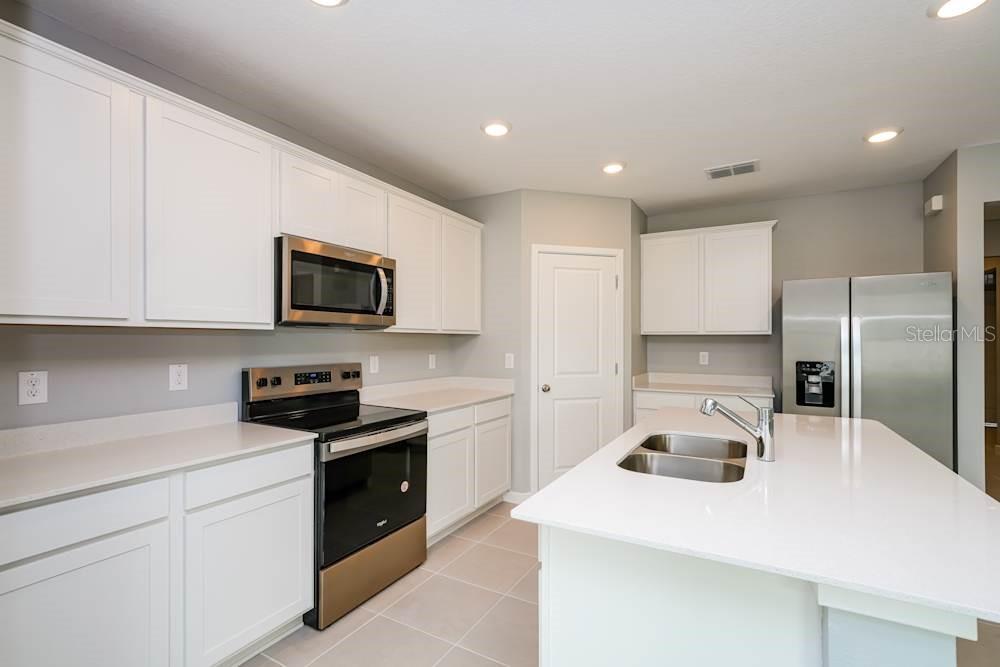 Image 4 of 6 For 3631 Hornbeam Road