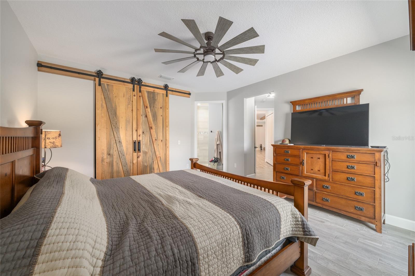 Image 40 of 98 For 4821 Sunnyside Drive