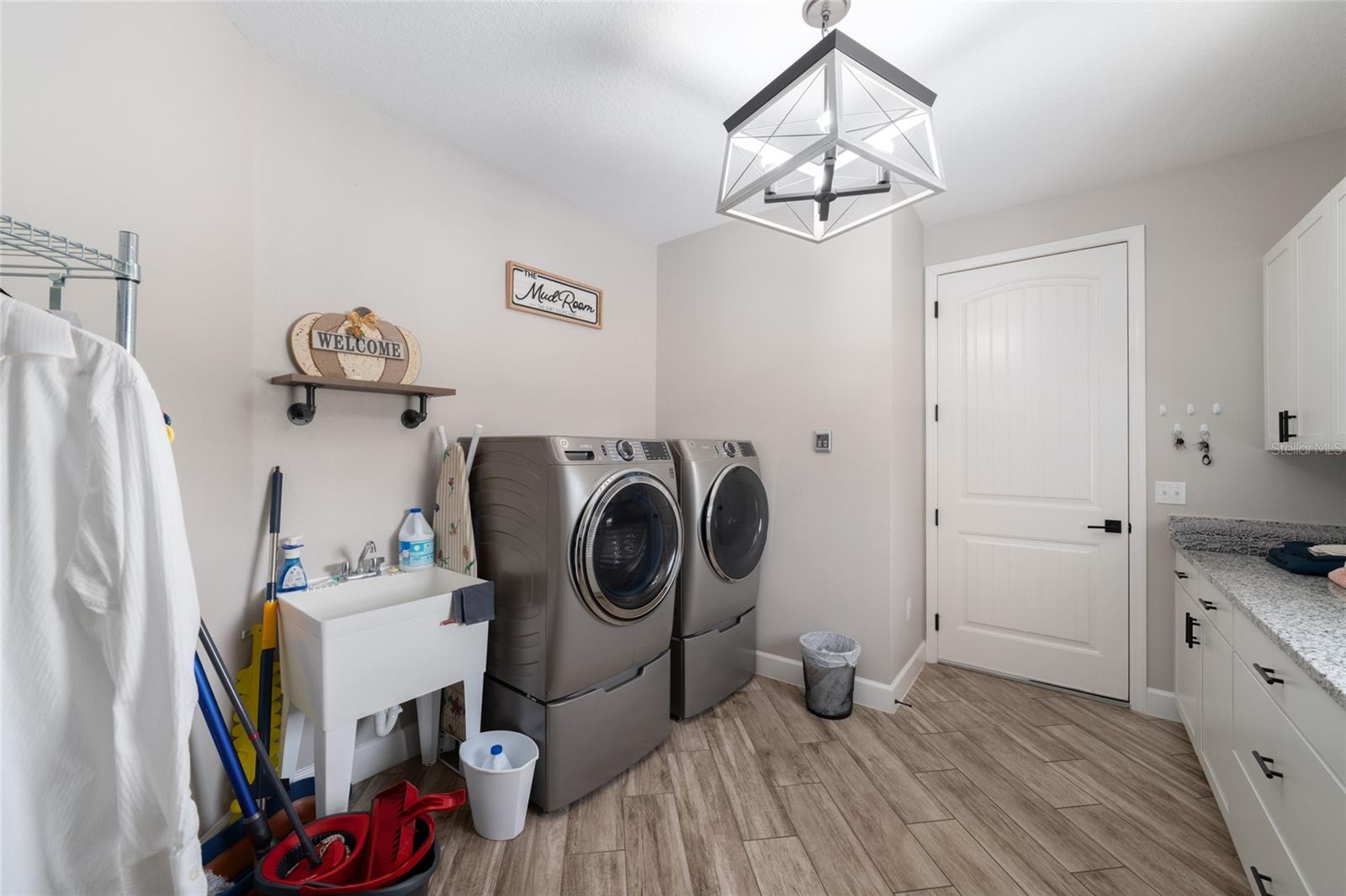 Image 53 of 98 For 4821 Sunnyside Drive