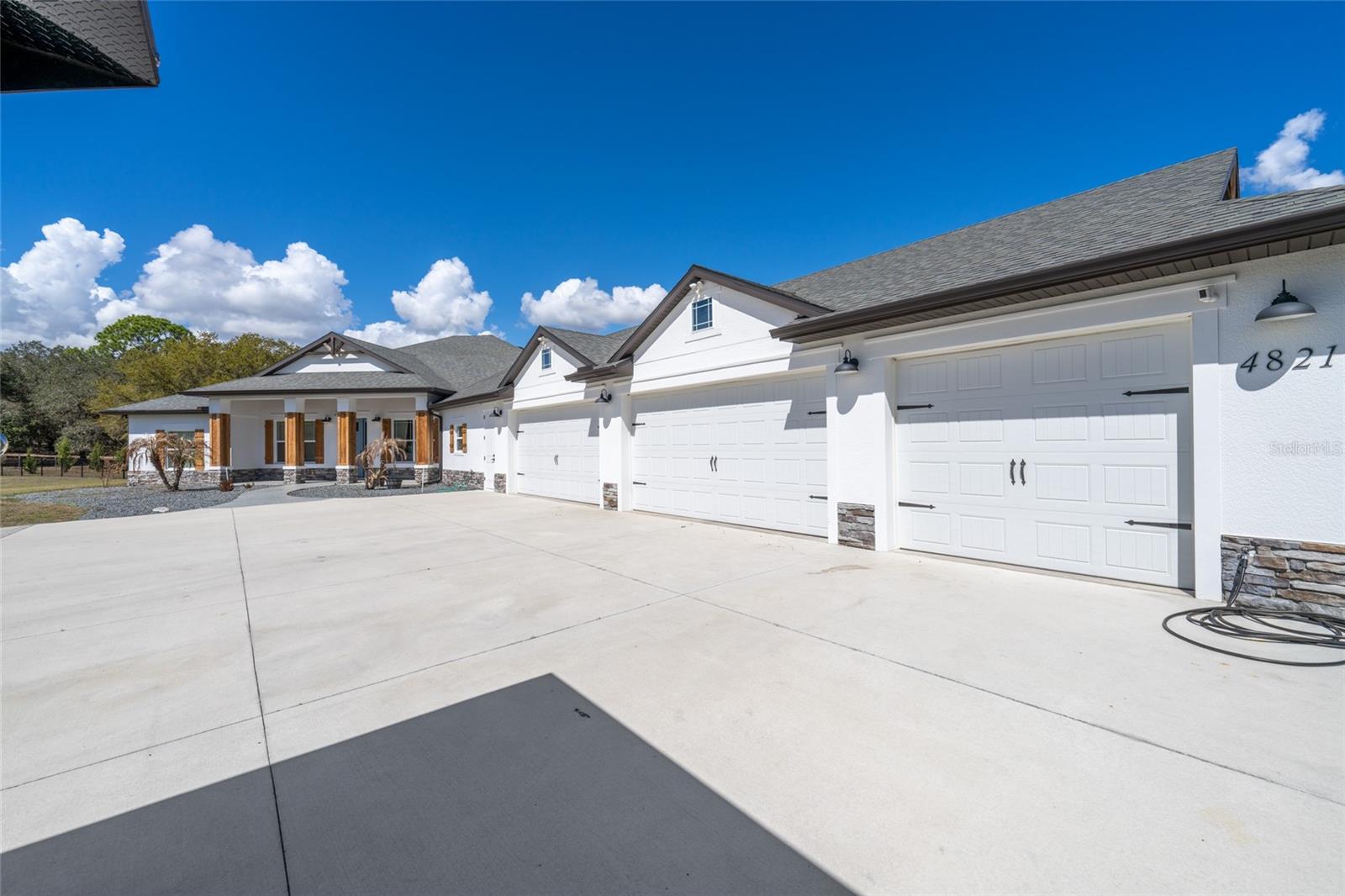 Image 7 of 98 For 4821 Sunnyside Drive