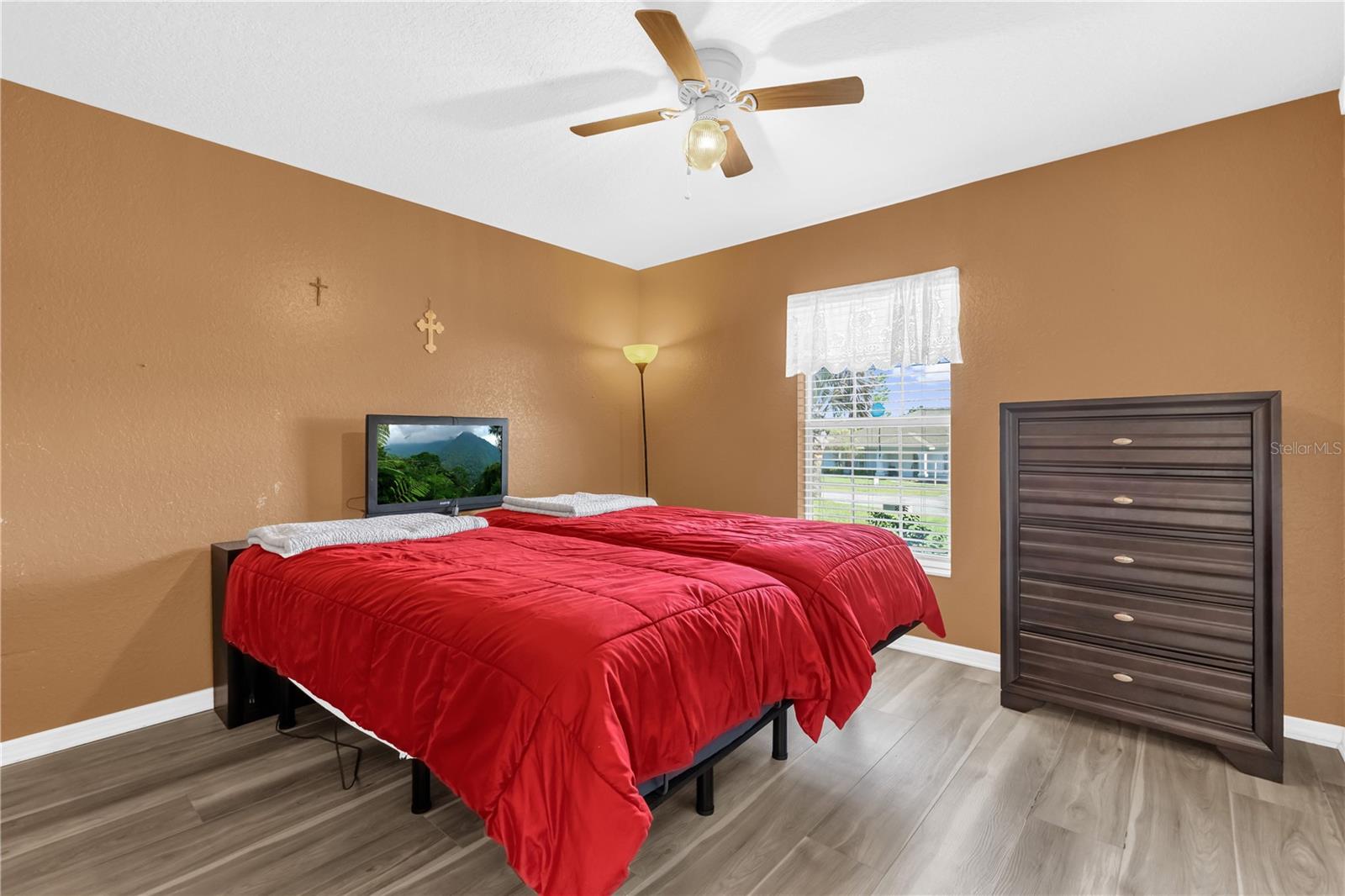 Image 22 of 35 For 8506 136th Loop