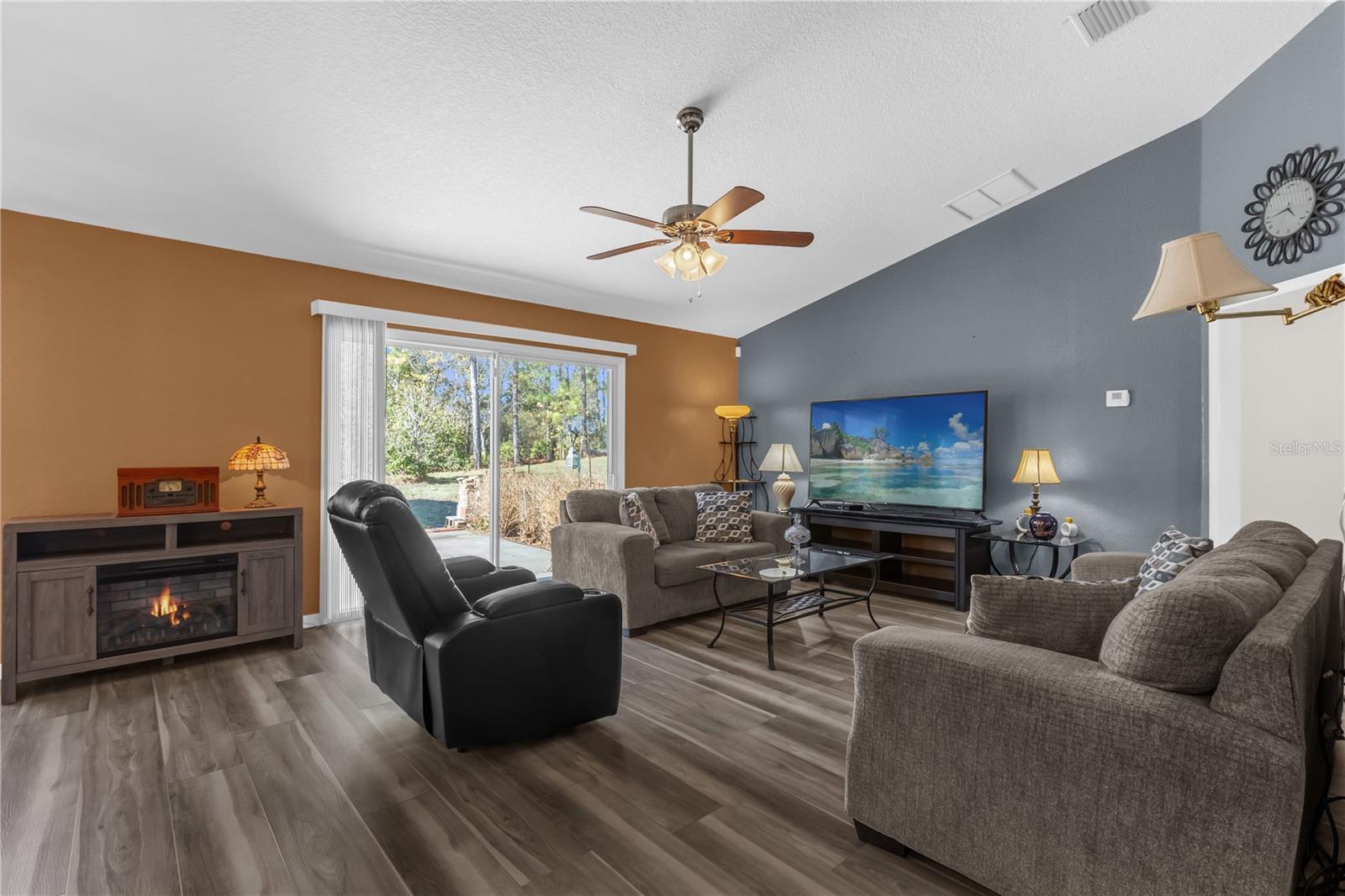 Image 4 of 35 For 8506 136th Loop