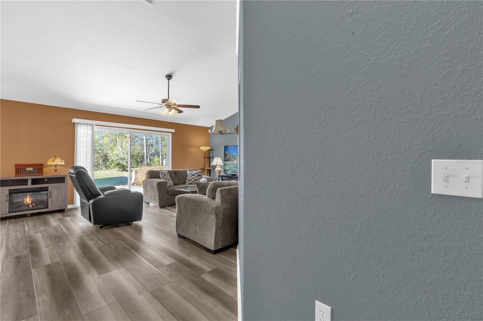 Image 7 of 35 For 8506 136th Loop