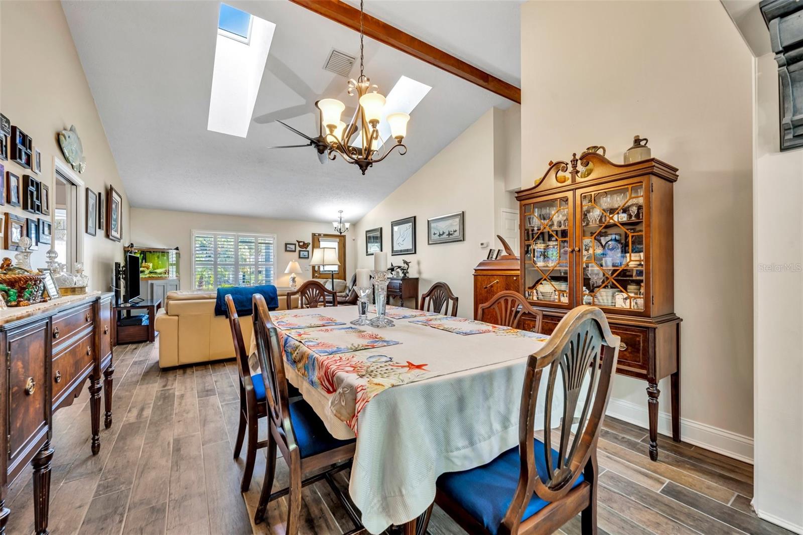 Image 12 of 51 For 11768 Riverhaven Drive