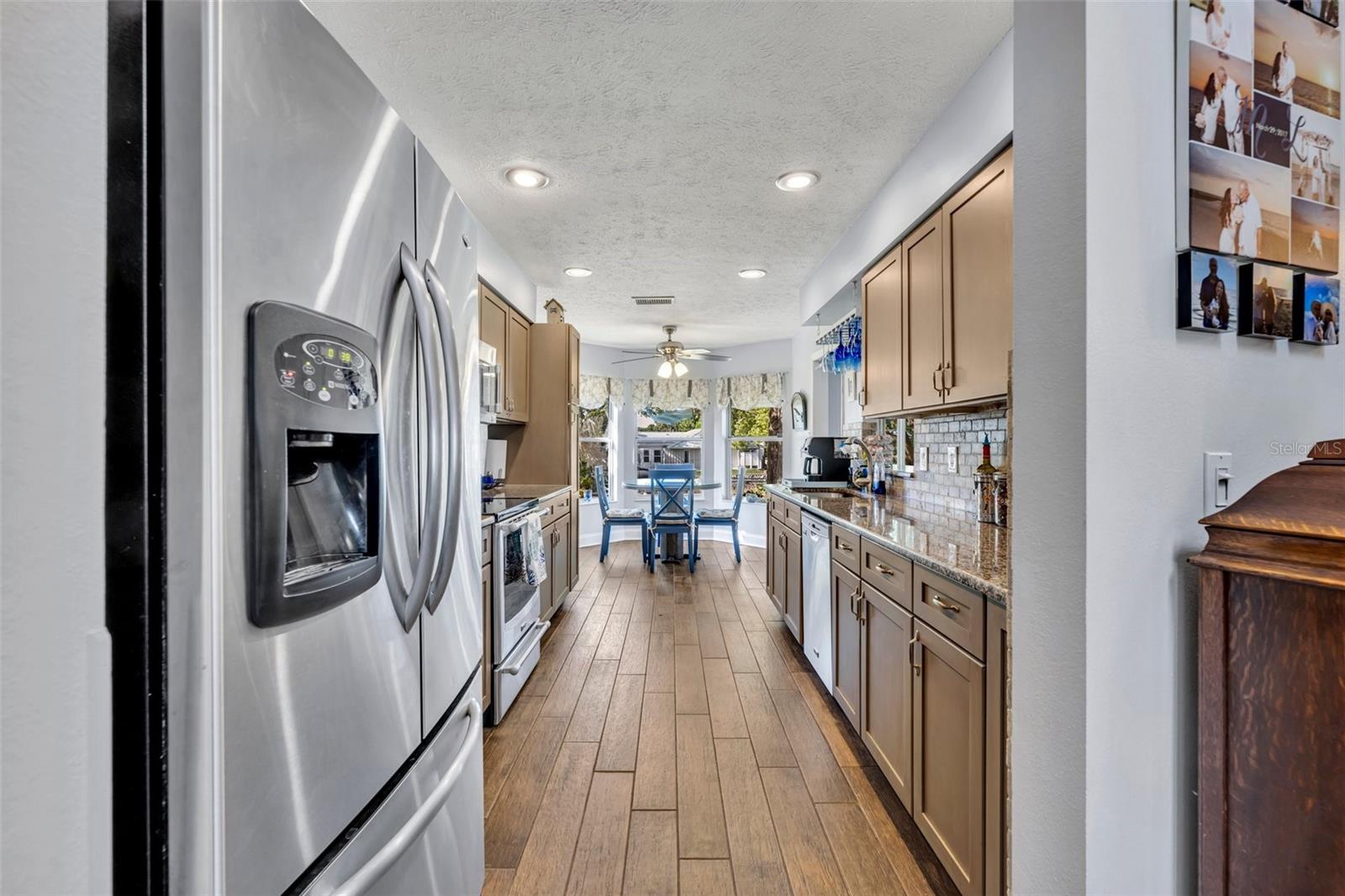 Image 13 of 51 For 11768 Riverhaven Drive