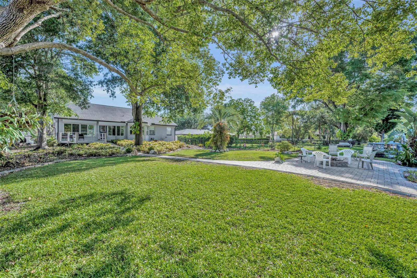 Image 38 of 51 For 11768 Riverhaven Drive