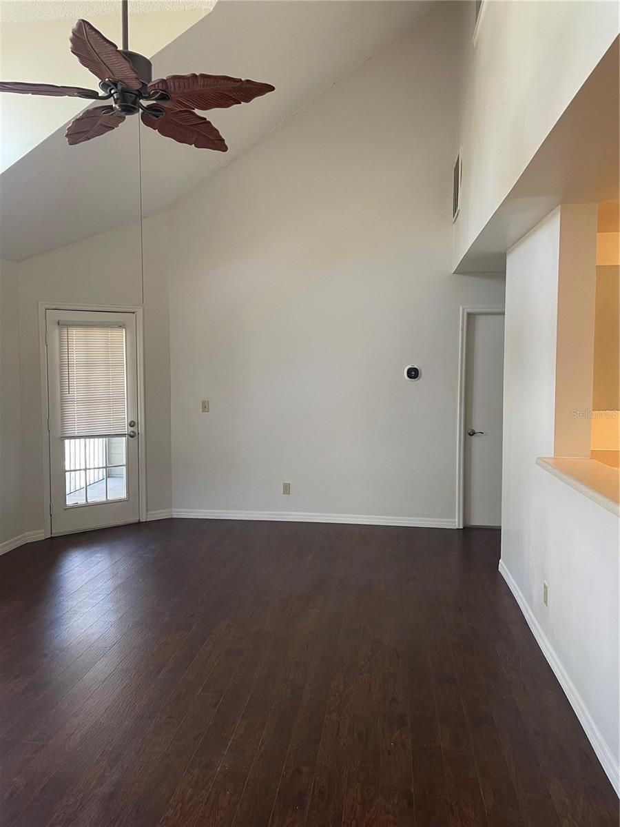 Image 5 of 15 For 302 Westgate 5992