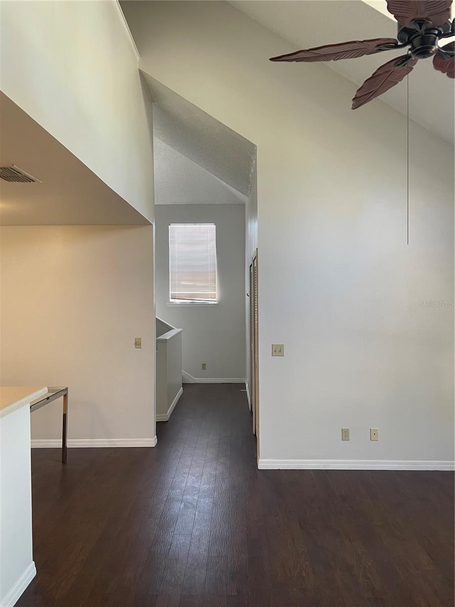 Image 7 of 15 For 302 Westgate 5992