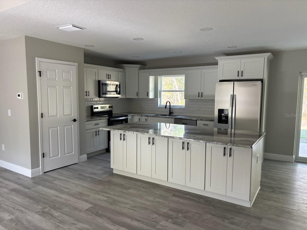 Image 9 of 37 For 9179 Commodore Drive