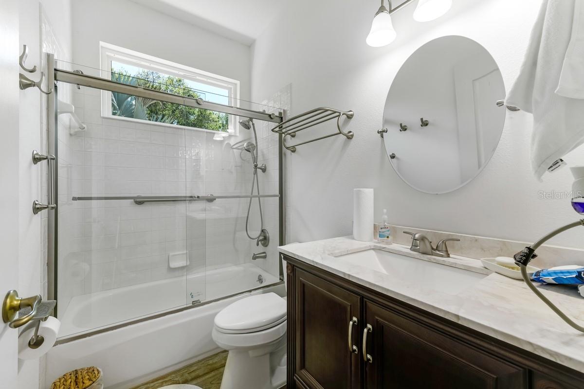 Image 18 of 39 For 1901 Park Forest Boulevard