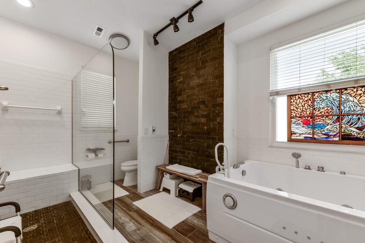 Image 29 of 39 For 1901 Park Forest Boulevard