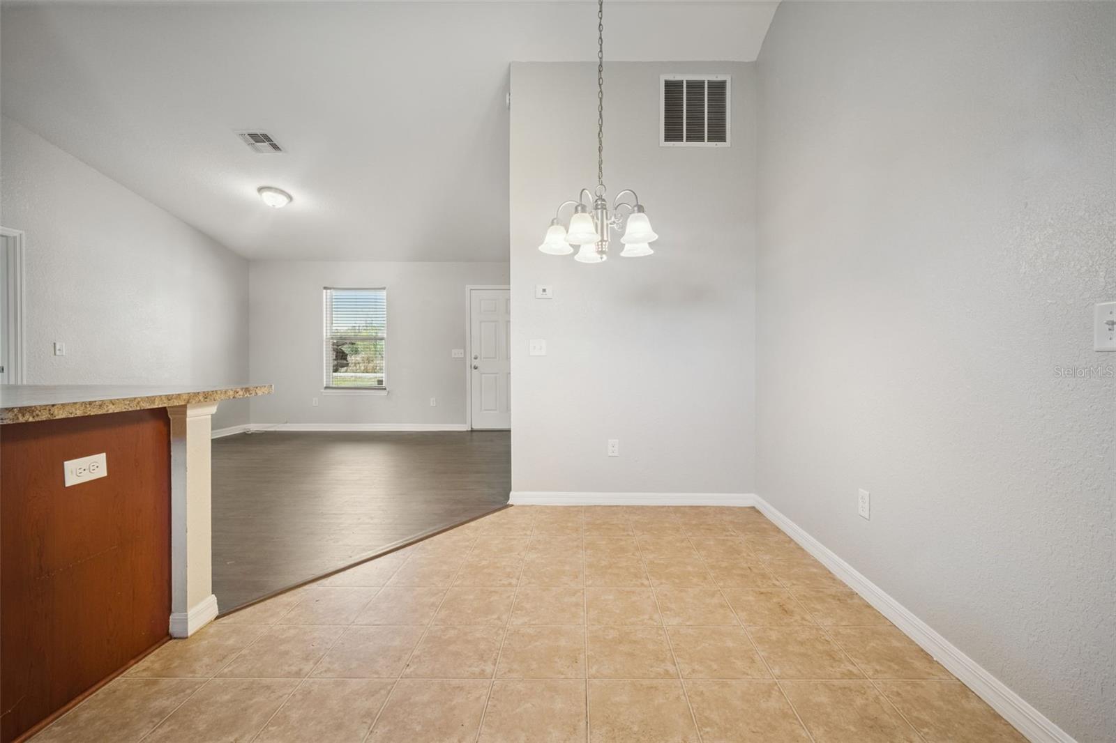 Image 10 of 32 For 7 Willow Run