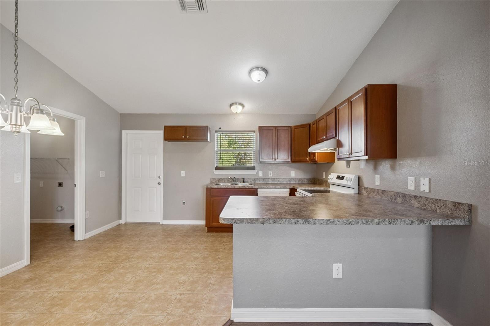 Image 11 of 32 For 7 Willow Run