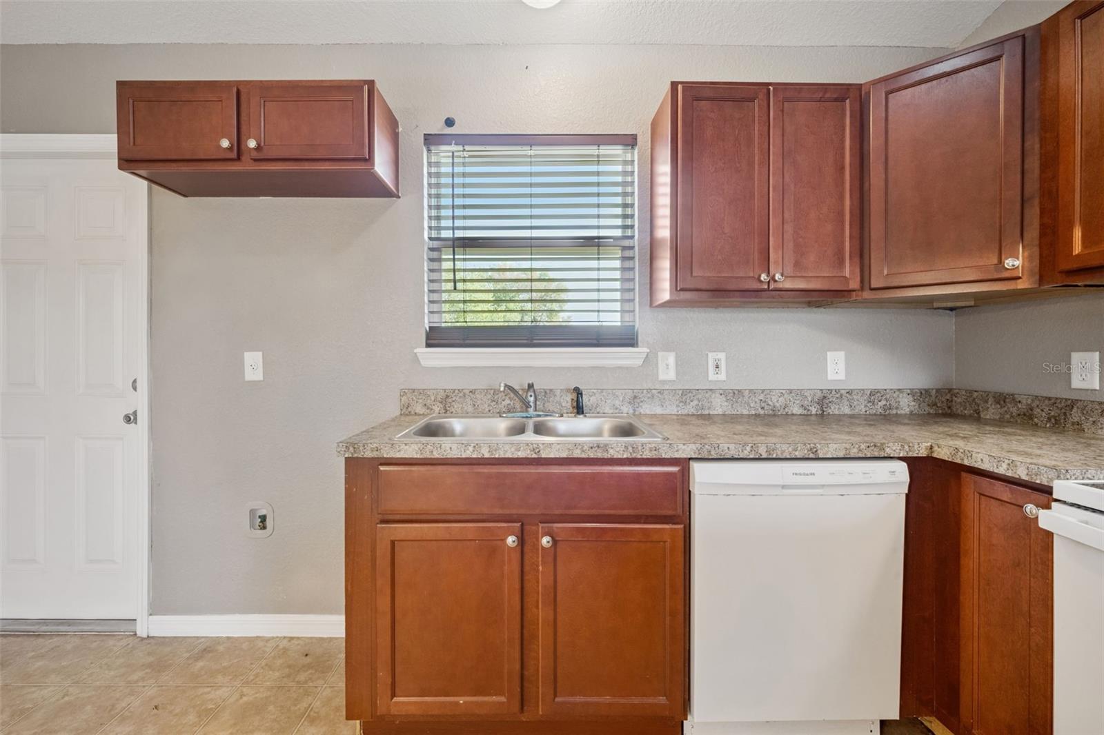 Image 14 of 32 For 7 Willow Run