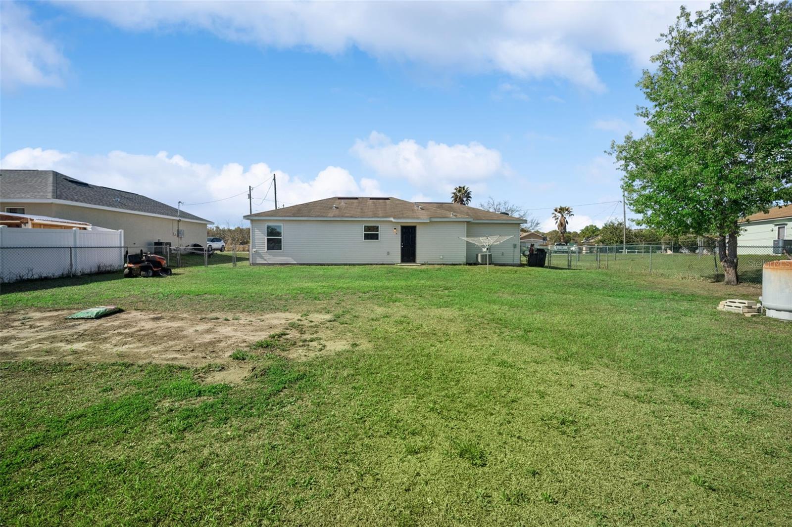 Image 32 of 32 For 7 Willow Run