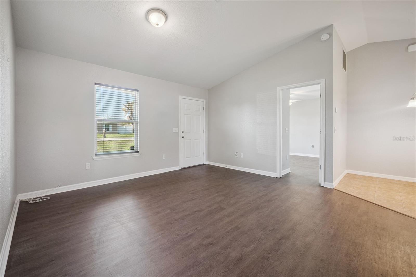 Image 6 of 32 For 7 Willow Run