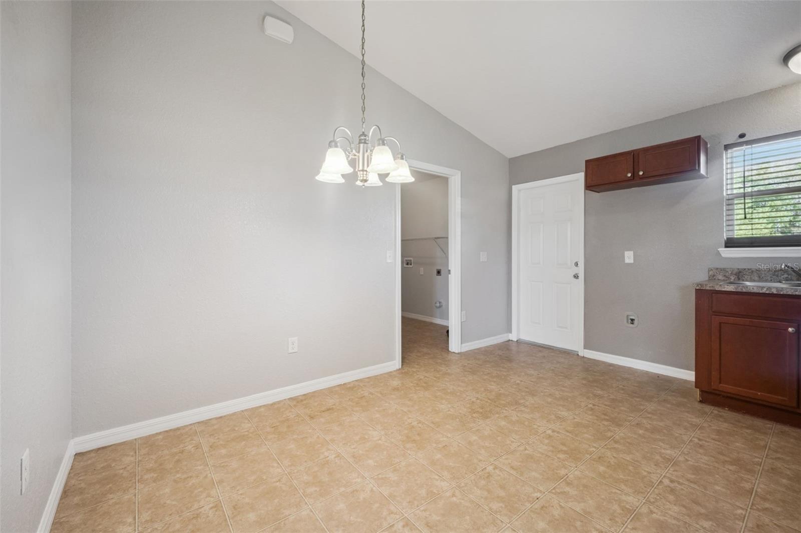 Image 9 of 32 For 7 Willow Run