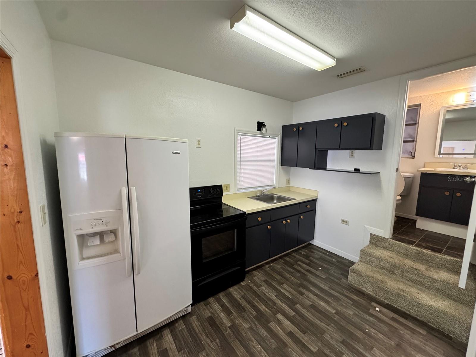 Image 9 of 17 For 306 Iona Avenue