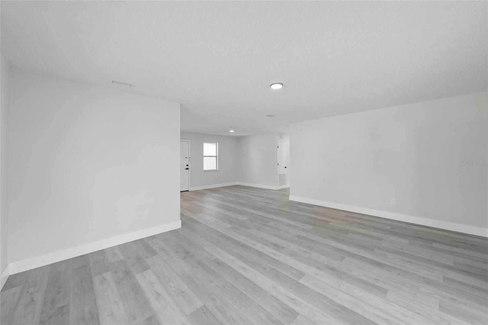 Image 12 of 37 For 843 Bolivar Street