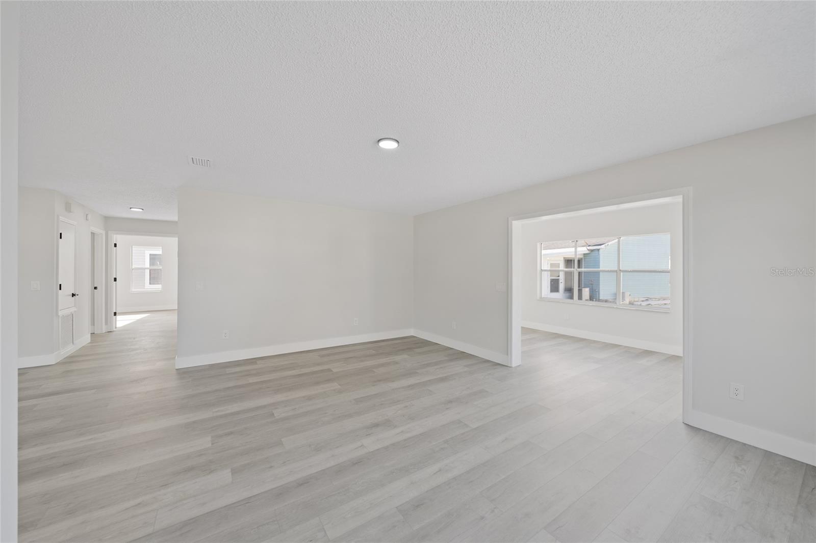 Image 13 of 37 For 843 Bolivar Street