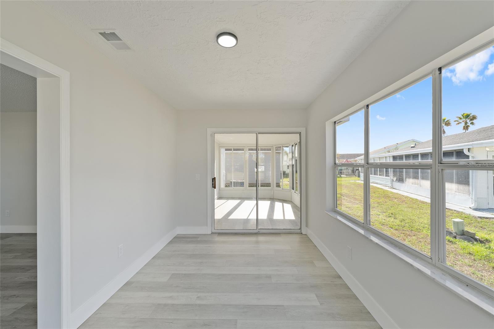 Image 29 of 37 For 843 Bolivar Street