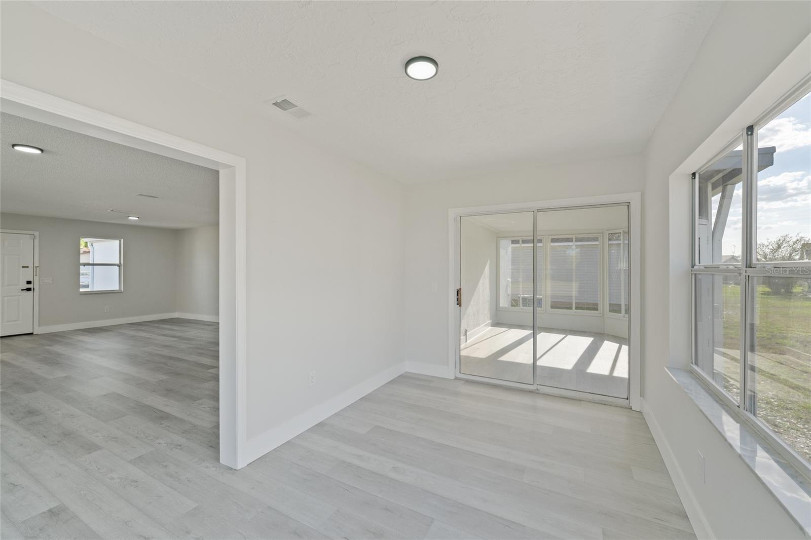 Image 30 of 37 For 843 Bolivar Street