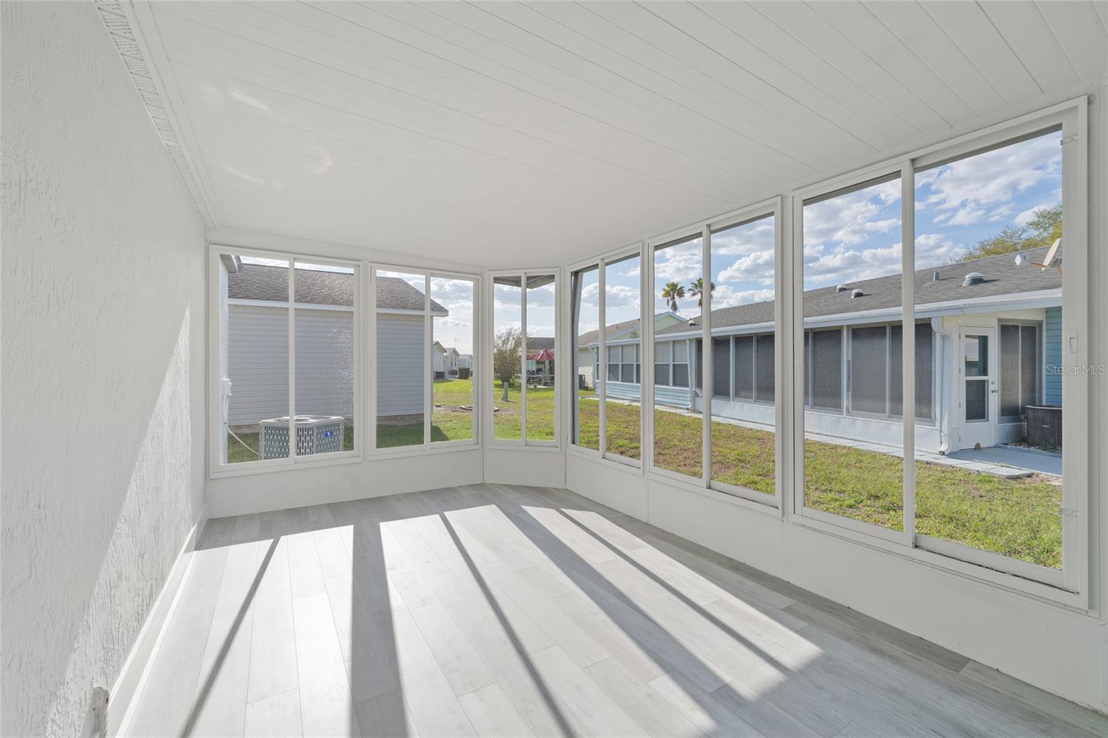 Image 32 of 37 For 843 Bolivar Street